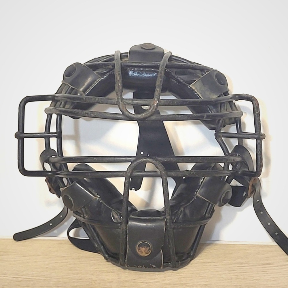 Wilson A3055 Vintage Baseball Catcher Mask Black Steel Cage Adjustable Harness